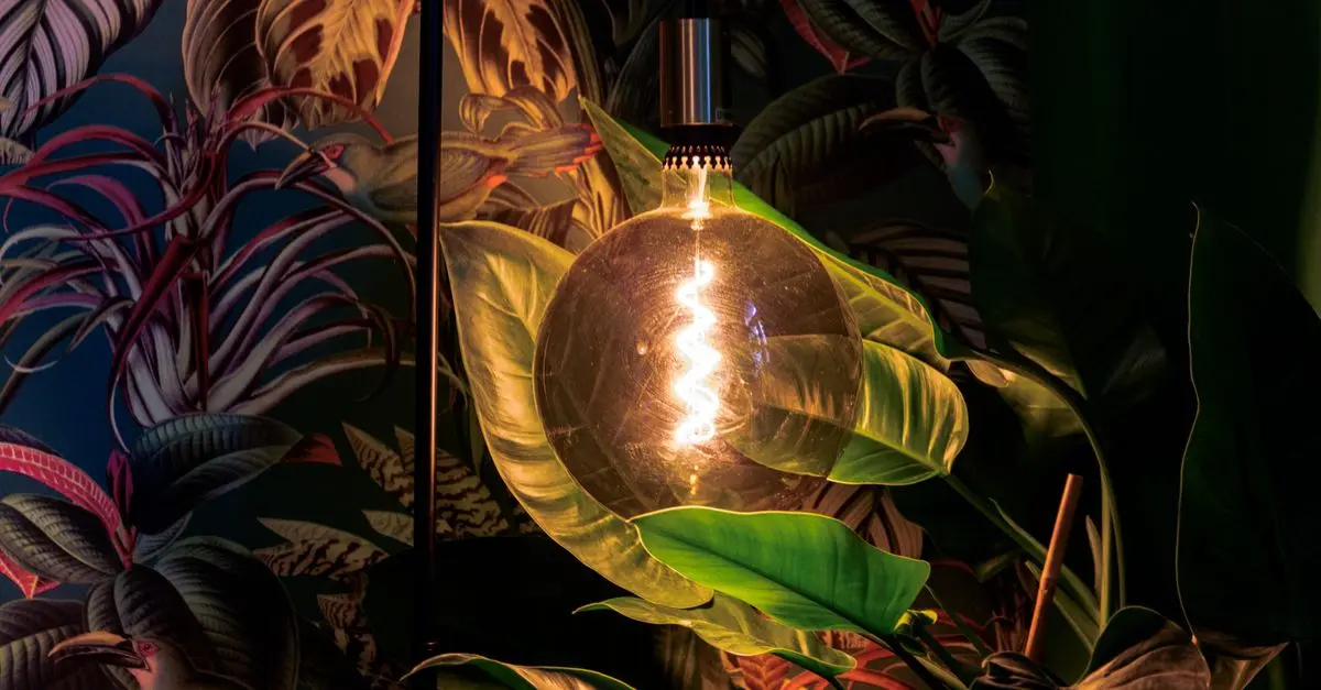 10 idées d'éclairage créatif pour votre salon