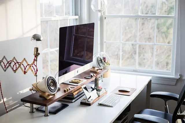 Comment optimiser l'éclairage de votre bureau pour la productivité